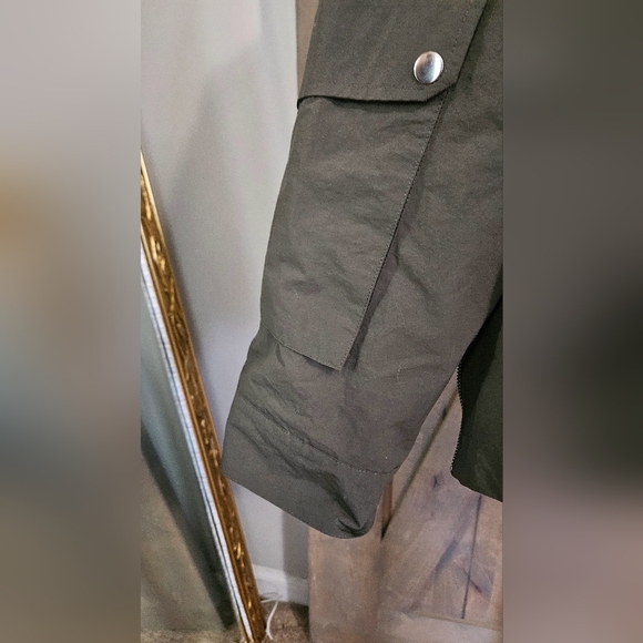 BY.DYLN Zach Utility Nylon Jacket in Coal/olive green. Size Small - Picture 10 of 16